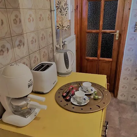Apartman Kerti Lak