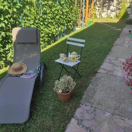 Kerti Lak Apartment Mor