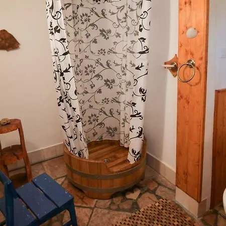 Kerti Lak Mór